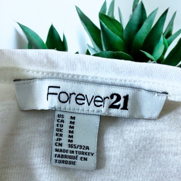 NEW Forever 21 Embossed Rolled-Up Sleeve Top - Picture 15 of 16